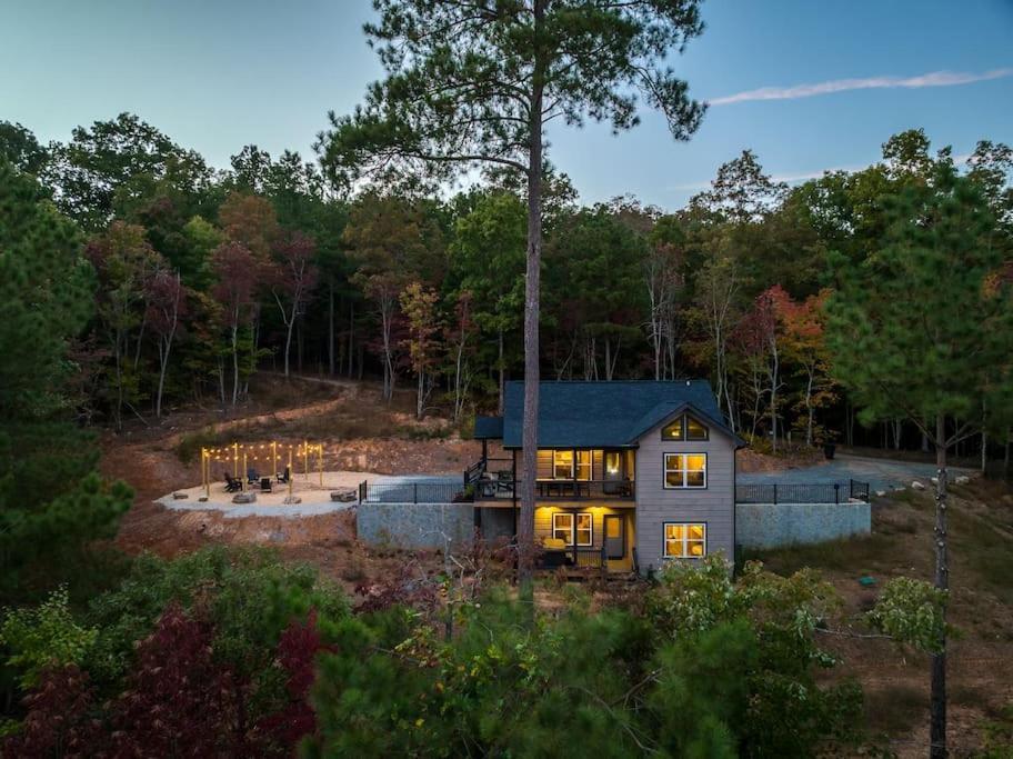 The Llaguna Lodge - New Cabin, Sleeps 10, Fire Pit, Hot Tub, In Blue Ridge , Ga Exterior photo