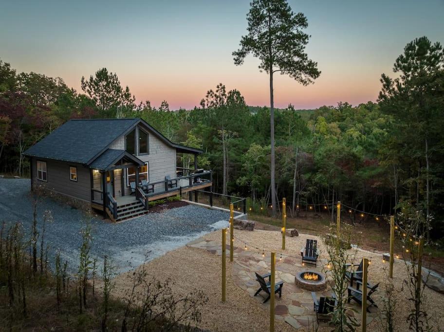 The Llaguna Lodge - New Cabin, Sleeps 10, Fire Pit, Hot Tub, In Blue Ridge , Ga Exterior photo