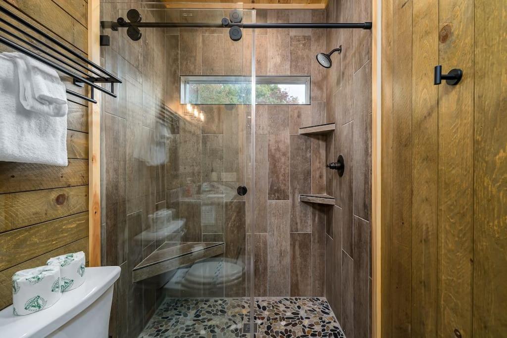 The Llaguna Lodge - New Cabin, Sleeps 10, Fire Pit, Hot Tub, In Blue Ridge , Ga Exterior photo